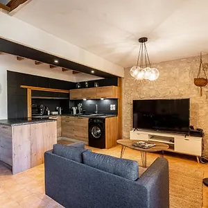  Apartment Superbe Appartement, Situe Au Coeur De La Ville. France