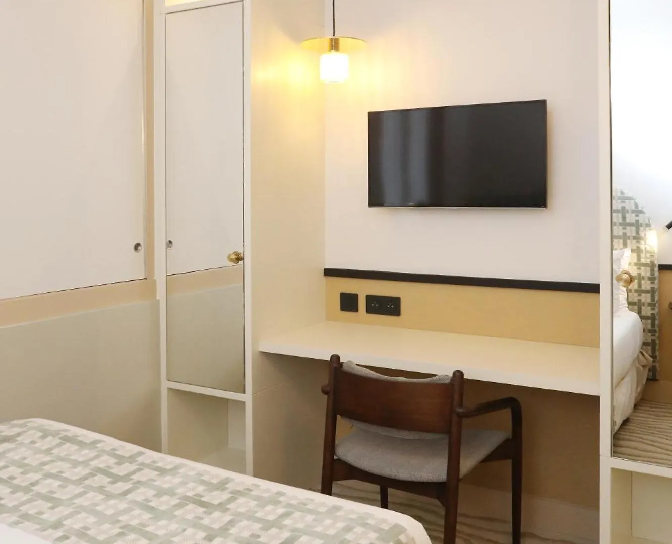 Five Boutique Hotel Paris Quartier Latin 3*,